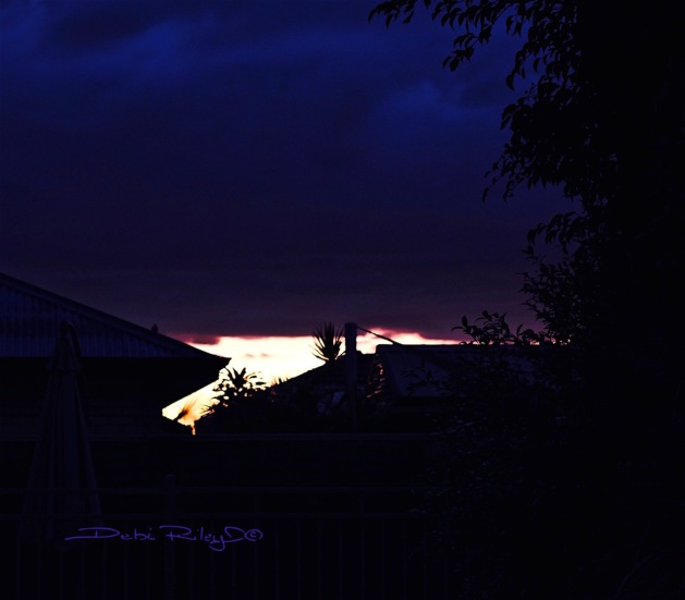 dawn sky, deepest sky darks, photo, debiriley.com 